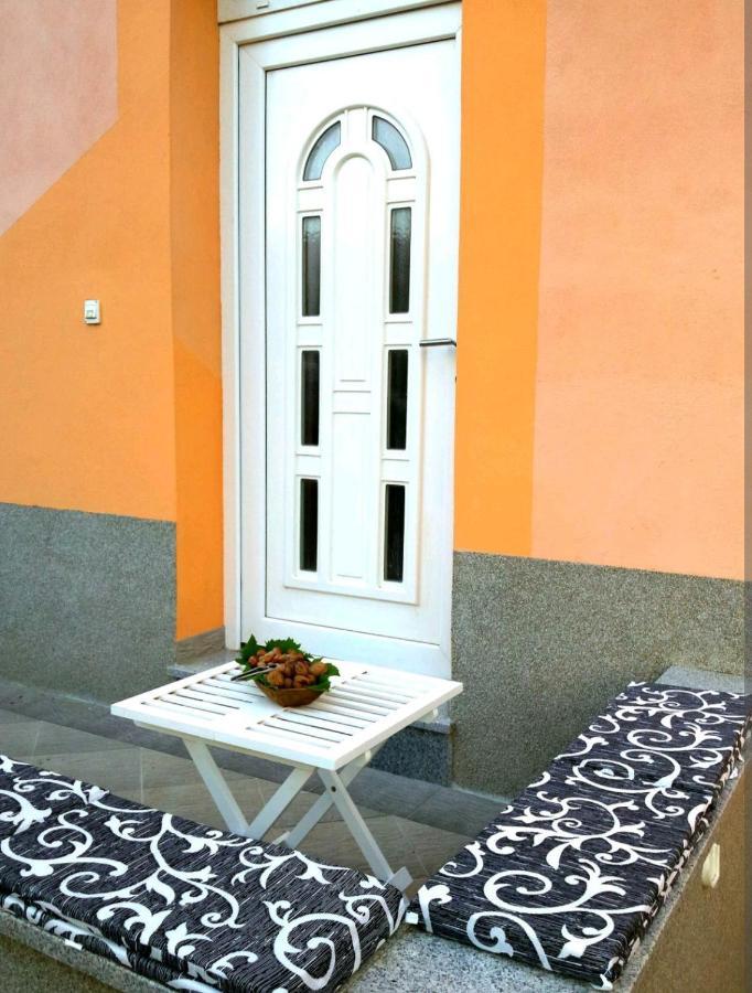Apartment Ory Near The City Center With Free Parking プーラ エクステリア 写真